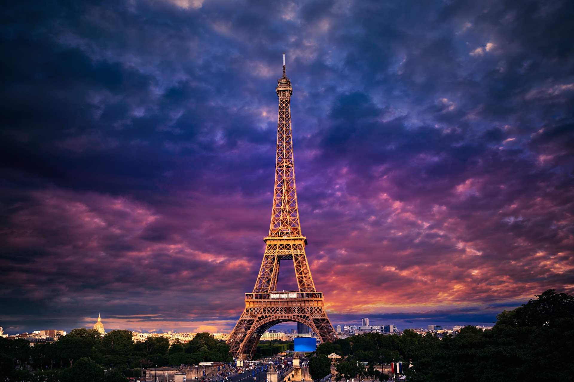 Paris to darken Eiffel Tower earlier to save energy