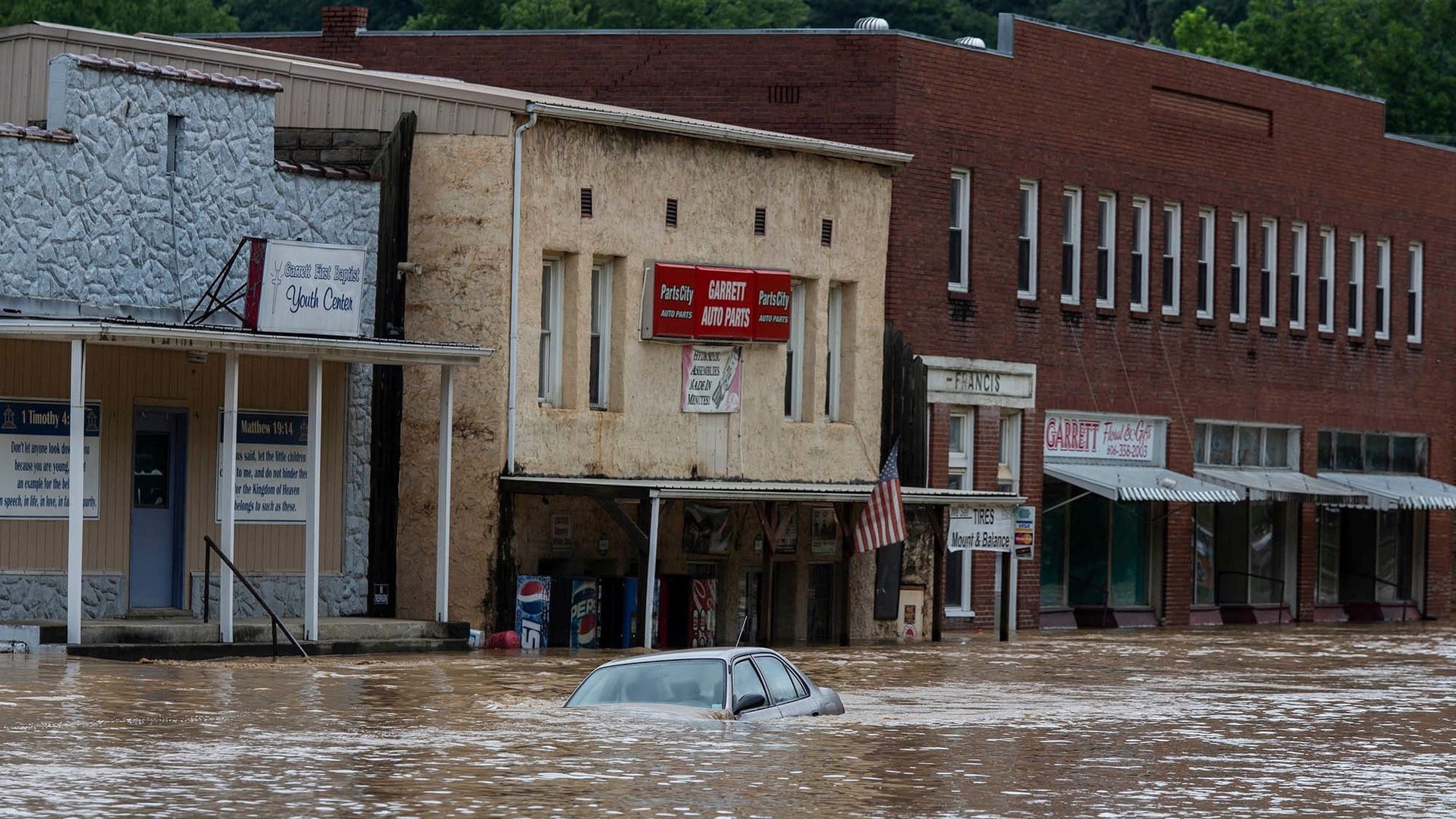 Floods kill 8, more deaths expected, says Kentucky governor